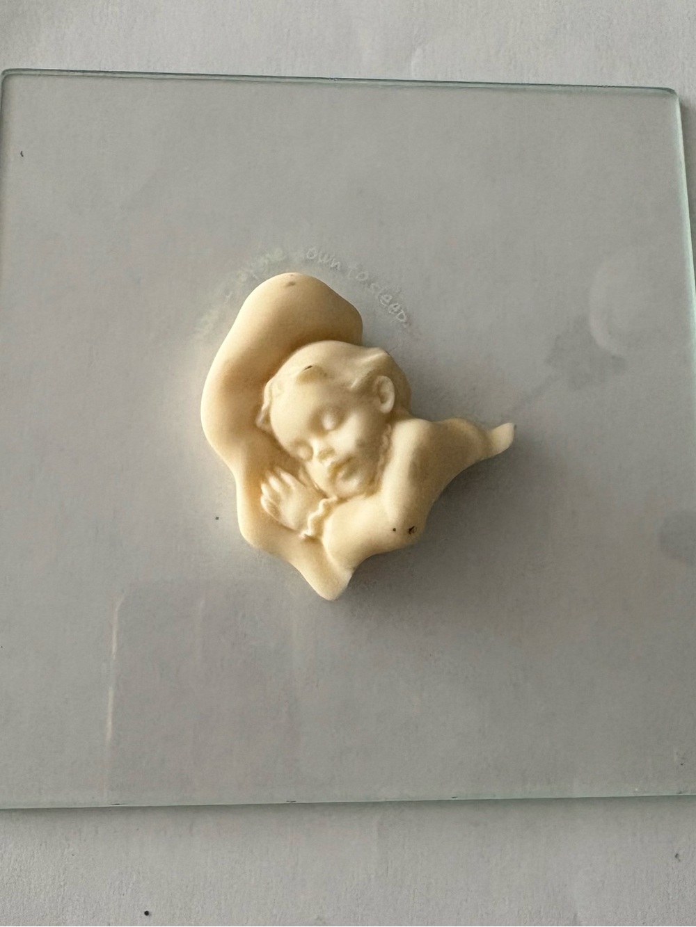 “Now I lay me down to sleep” glass square with sleeping baby GUC marks on baby